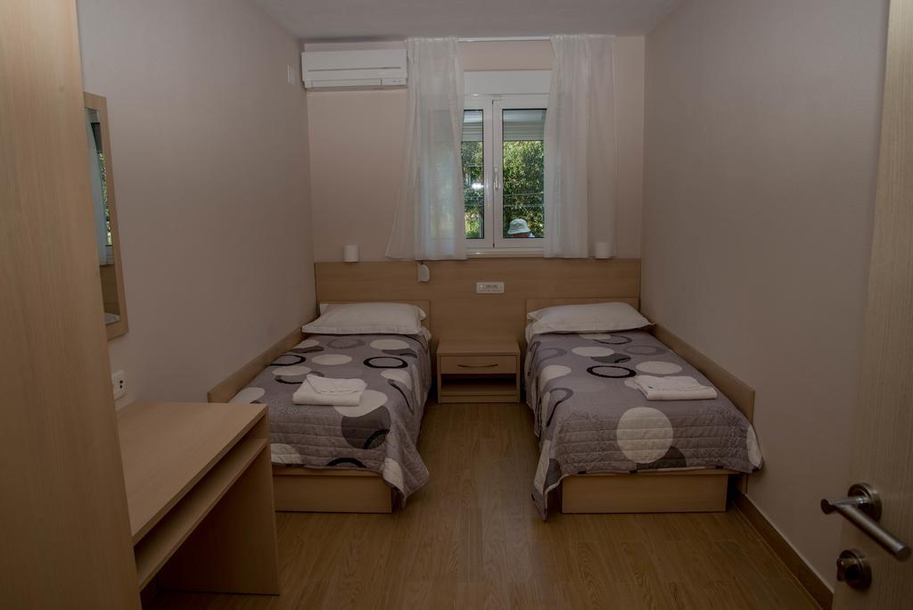 Waterfront Apartments - Tucepi Ngoại thất bức ảnh