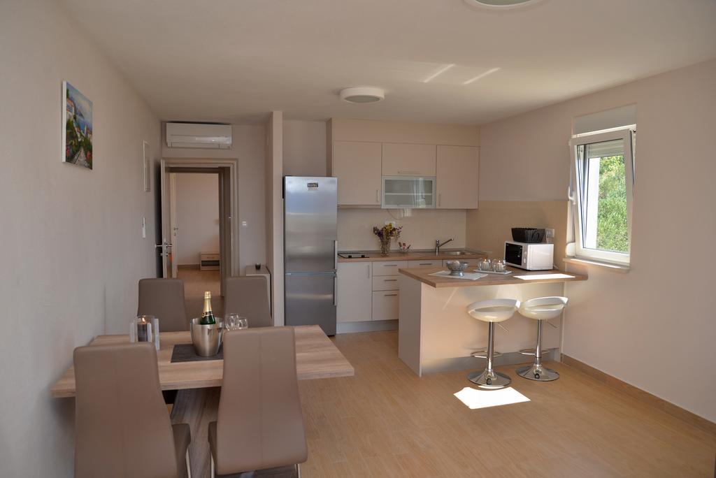 Waterfront Apartments - Tucepi Ngoại thất bức ảnh